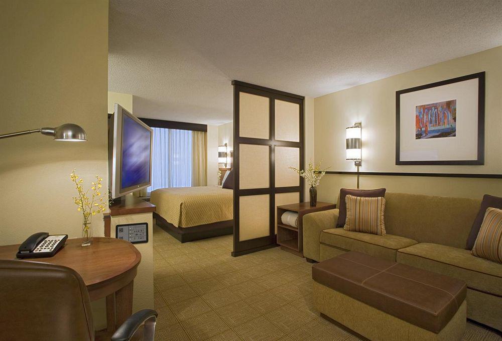 Hyatt Place Madison/Downtown Номер фото